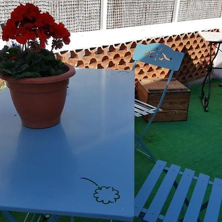 Appartement Avec Terrasse Quartier Montplaisir 阿爾勒 外观 照片