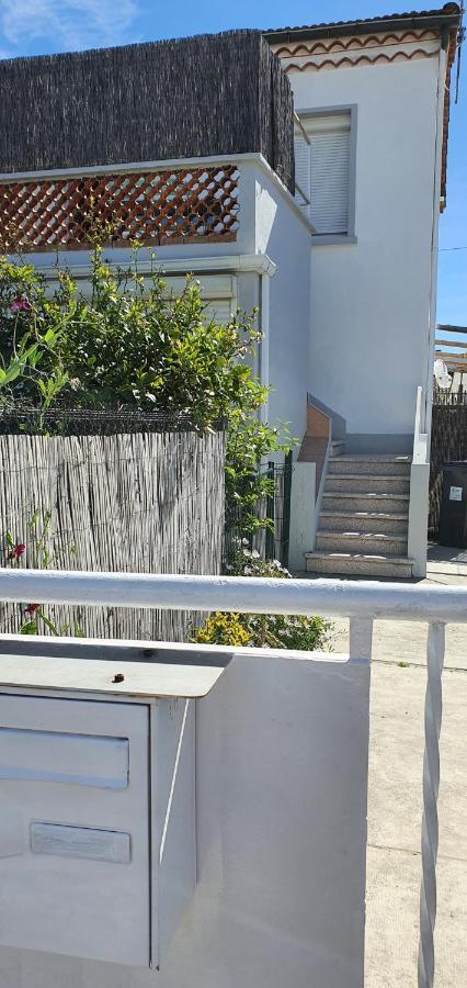 Appartement Avec Terrasse Quartier Montplaisir 阿爾勒 外观 照片