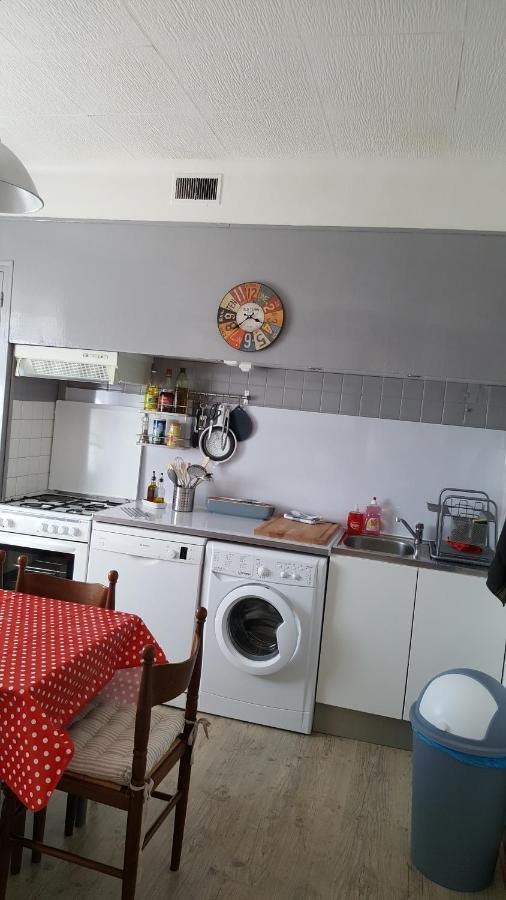 Appartement Avec Terrasse Quartier Montplaisir 阿爾勒 外观 照片