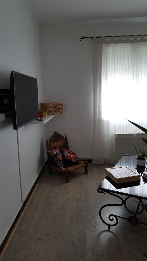 Appartement Avec Terrasse Quartier Montplaisir 阿爾勒 外观 照片